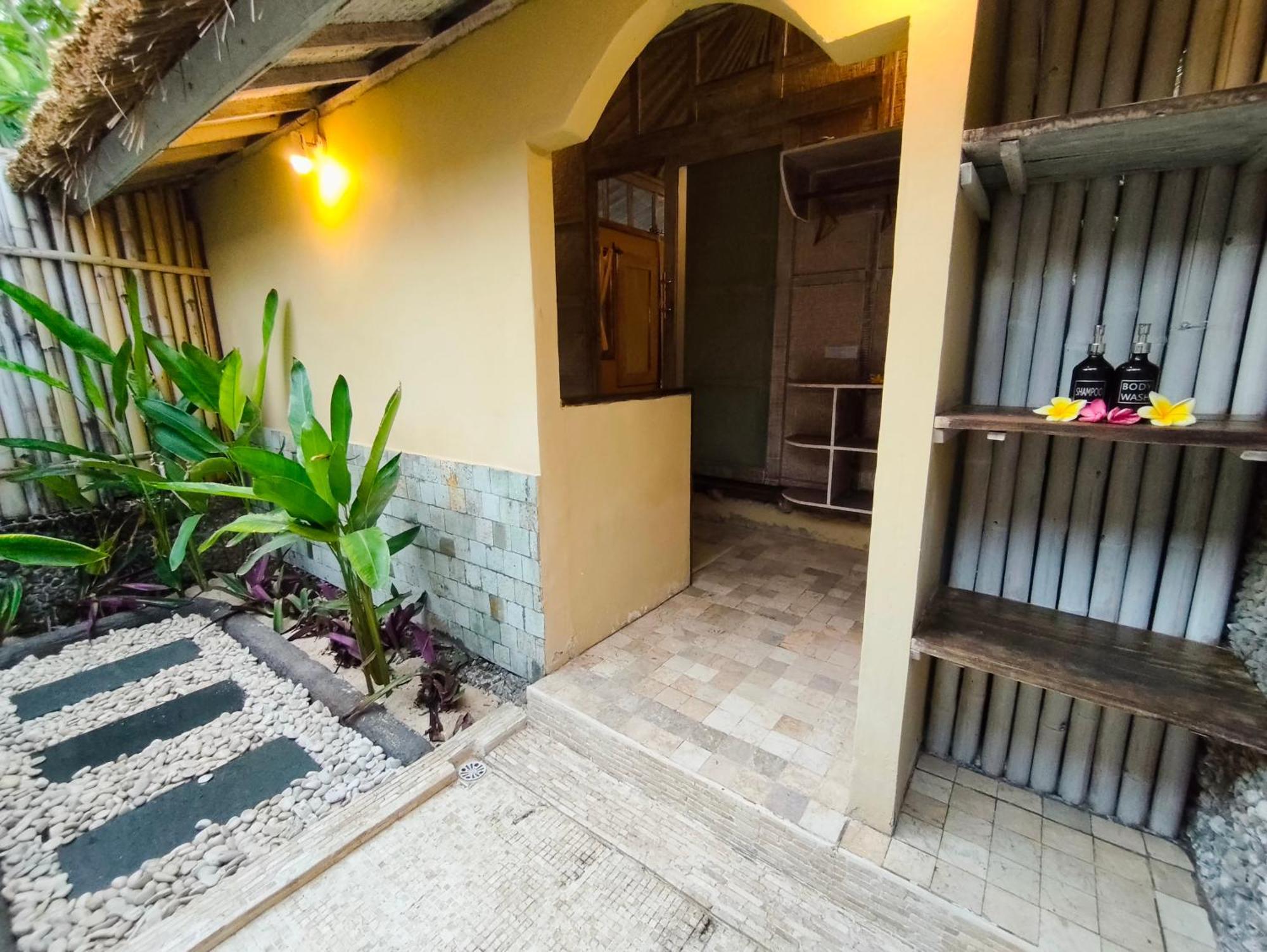 Villa Ibu Gili Trawangan Exterior photo